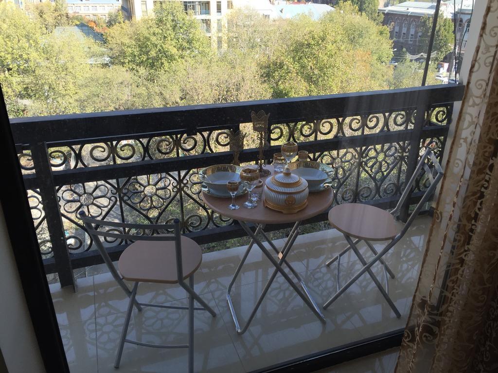 Versace Downtown Erivan Oda fotoğraf